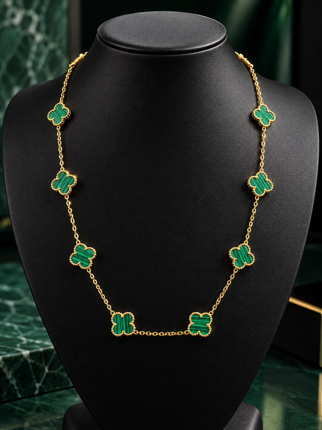Collar trébol