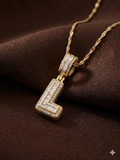 Cadena (iniciales)
